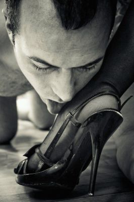 Dominatrix Аннэтт, 8 995 129-16-56 Снежа микс), фото с сайта SexNsk.guru